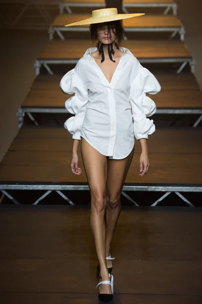 Look 3